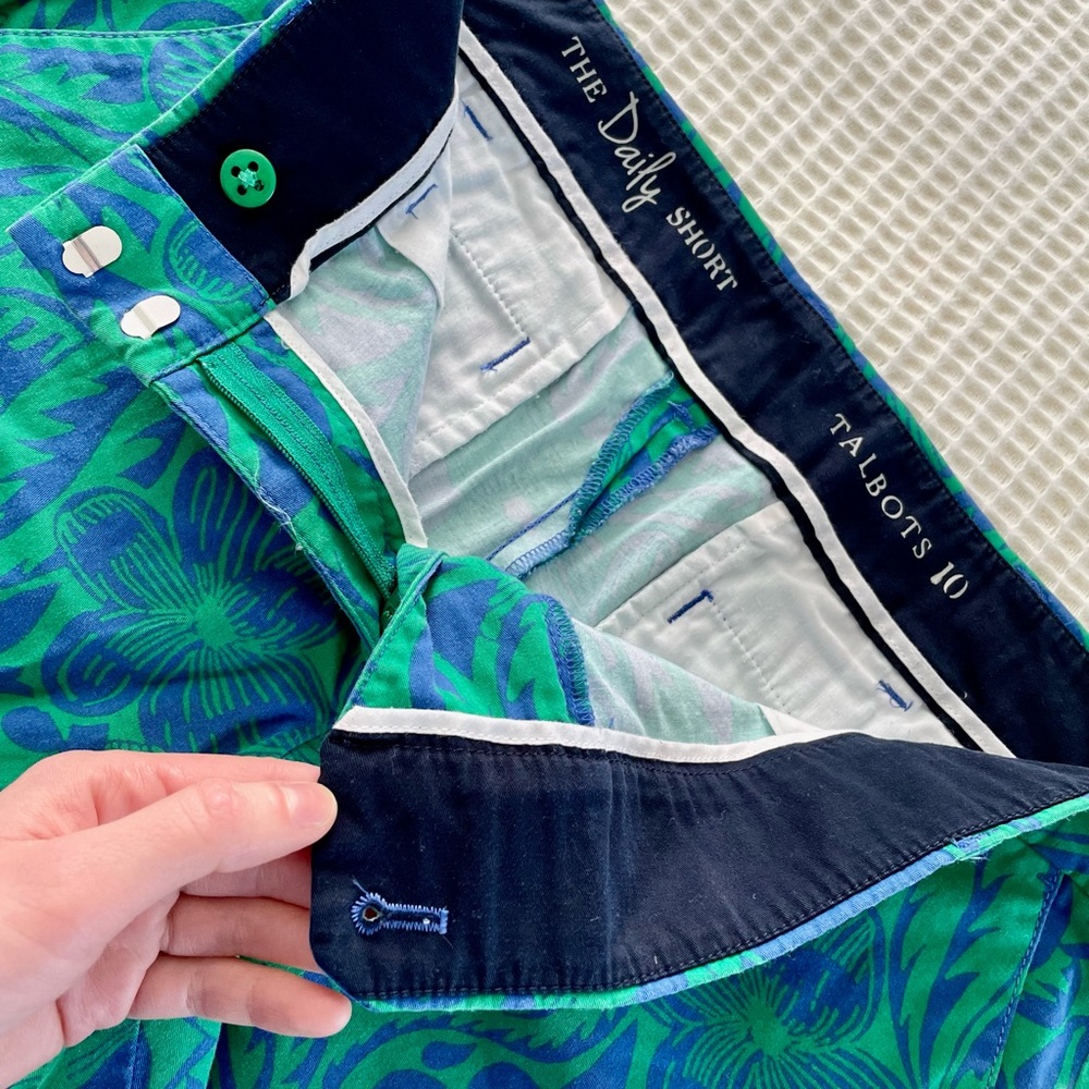 Talbots The Daily Shorts tropical print blue green, Size 10 - Picture 4 of 7